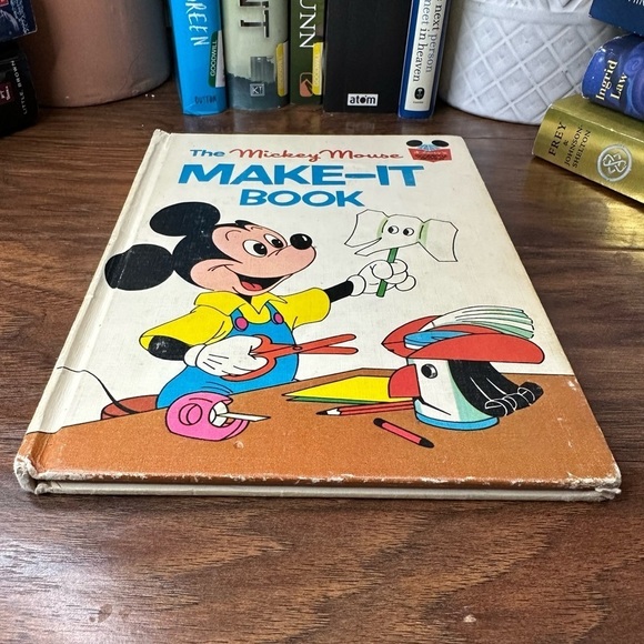 The Mickey Mouse Make-It Book - Picture 1 of 7